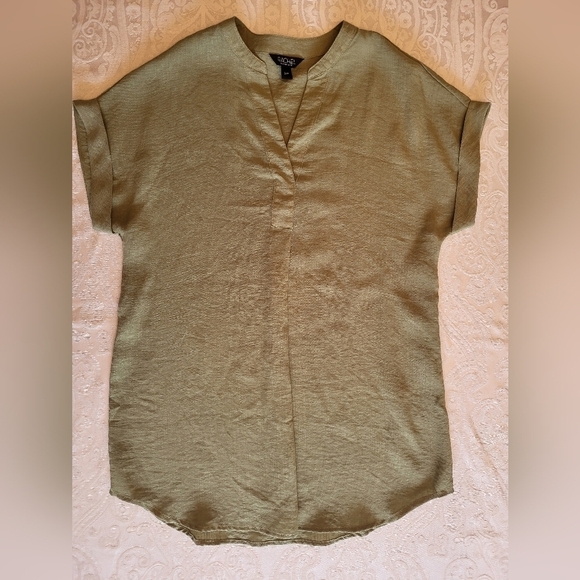 RACHEL Rachel Roy Tops - RACHEL Rachel Roy Green Short Sleeve V Neck Blouse W/ Pleat and Rolled Sleeves S
